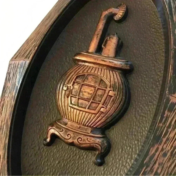 Set of 2  1974 Coppercraft Guild resin wall plaques with copper painted finish - Picture 4 of 9